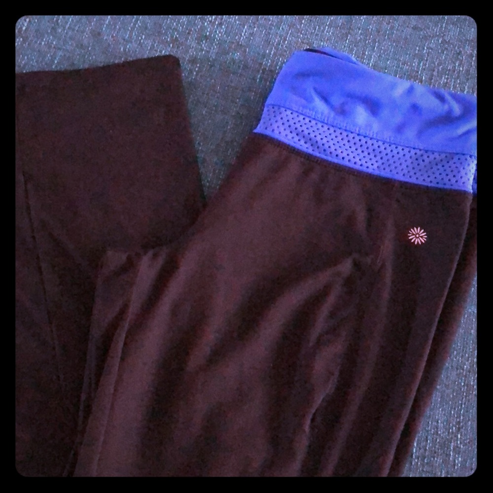 Black & Blue Exercise Pants With Zippered Pocket!